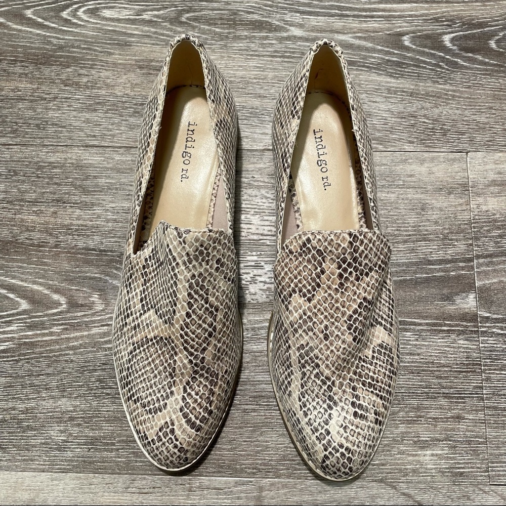 INDIGO RD / SNAKESKIN LOAFER